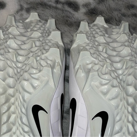 Nike Lacrosse Cleats - Picture 10 of 11